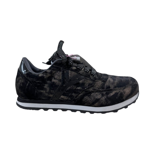 Sneaker YNot